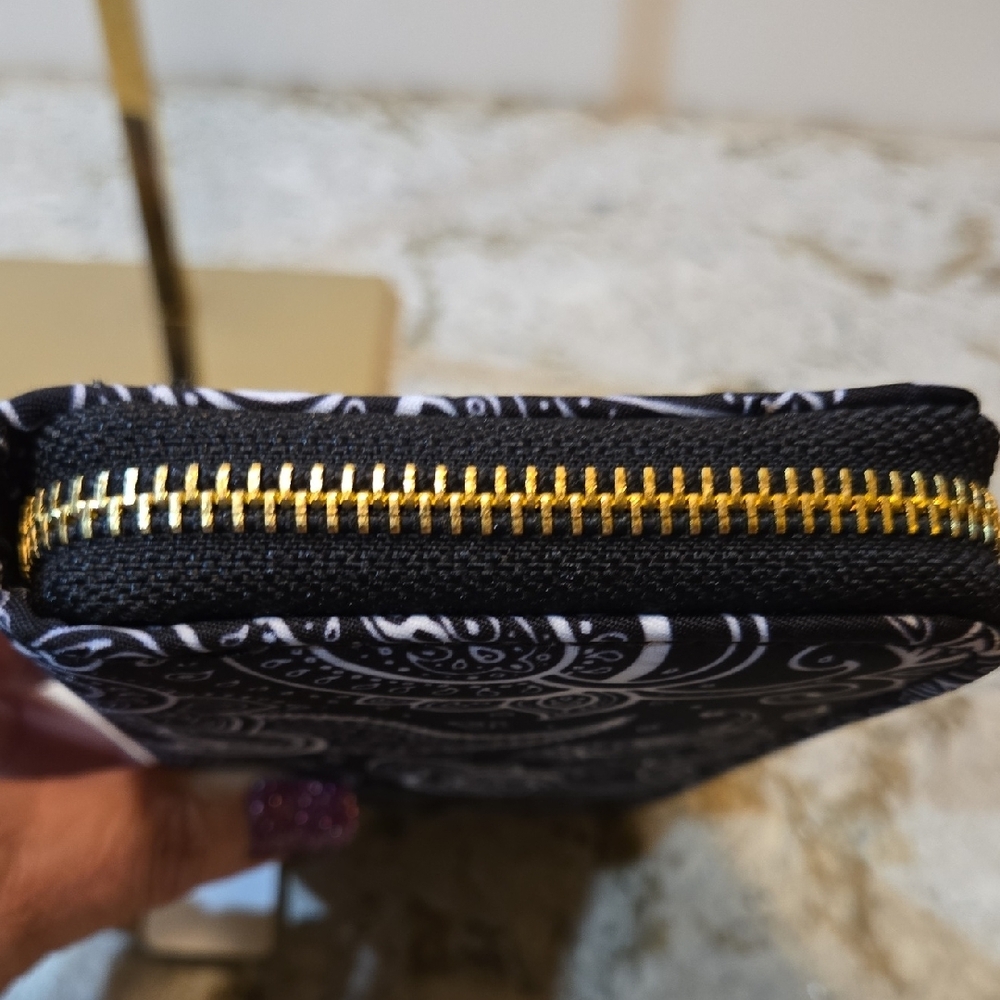 Paisley Patterned Zip Wallet - Picture 10 of 13